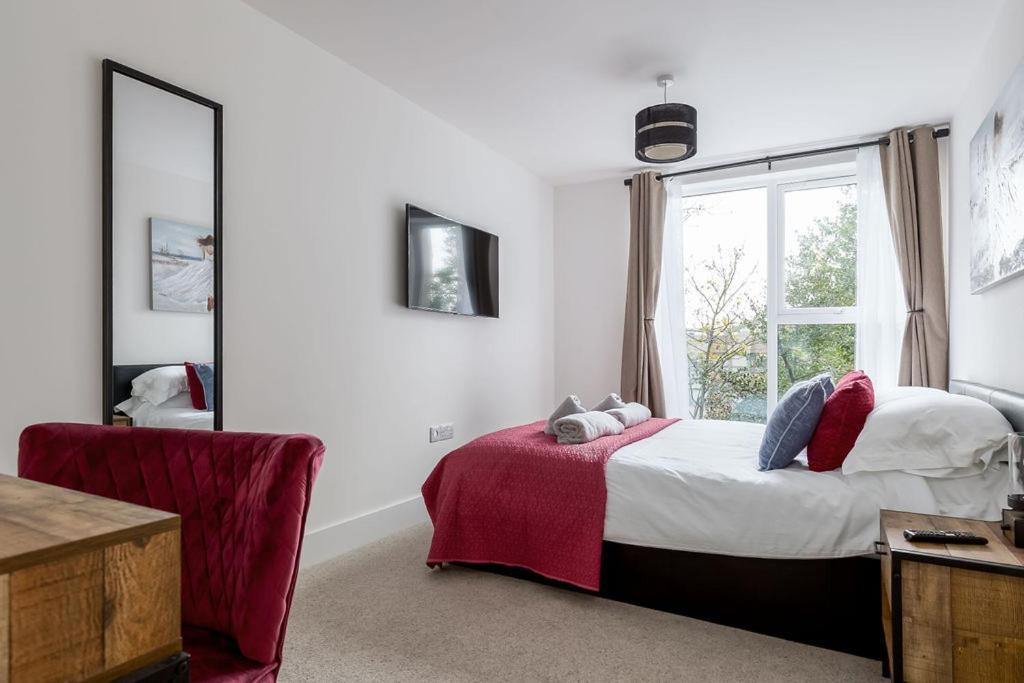 Stylish Town Centre Apartment, W Parking, Nr Beach Борнмут Экстерьер фото